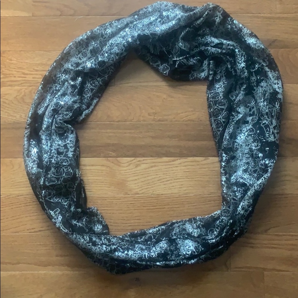 NWOT Scarf